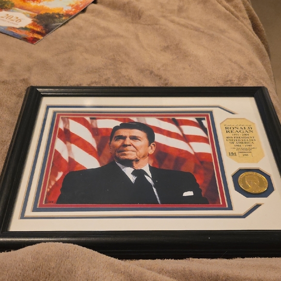 Framed Ronald Reagan Commemorative Coin and Photo - Black Frame